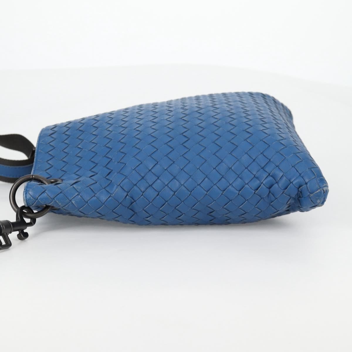 Bottega Veneta Flat Messenger Bag Intrecciato Nappa Blue Leather Shoulder Bag Bag