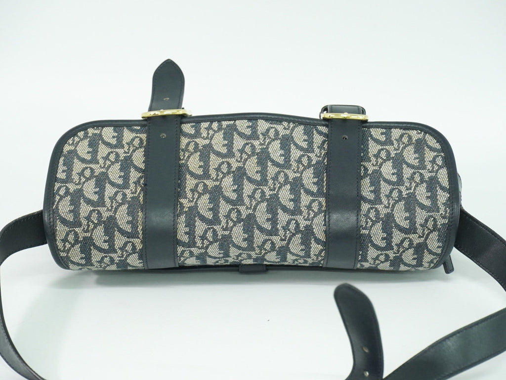 Christian Dior Trotter Shoulder Bag Canvas Gray Canvas Shoulder Bag Bag (Pre-Owned)