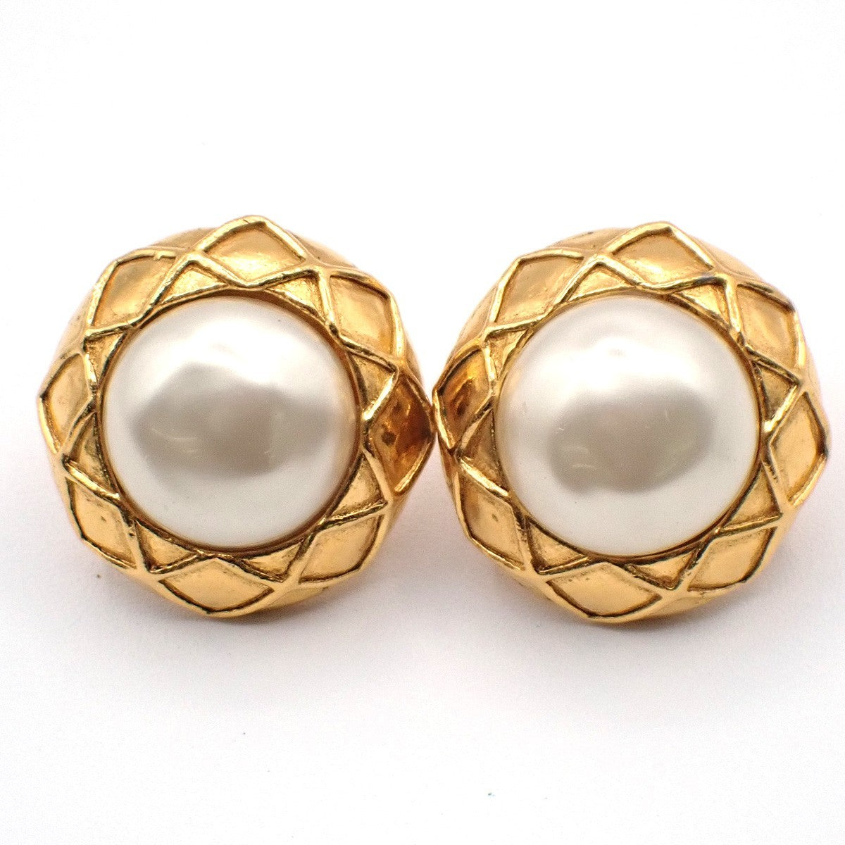 Chanel Vintage Round Clip-On Earrings Metal With Faux Pearl Gold Gold_Plated Earrings Jewelry