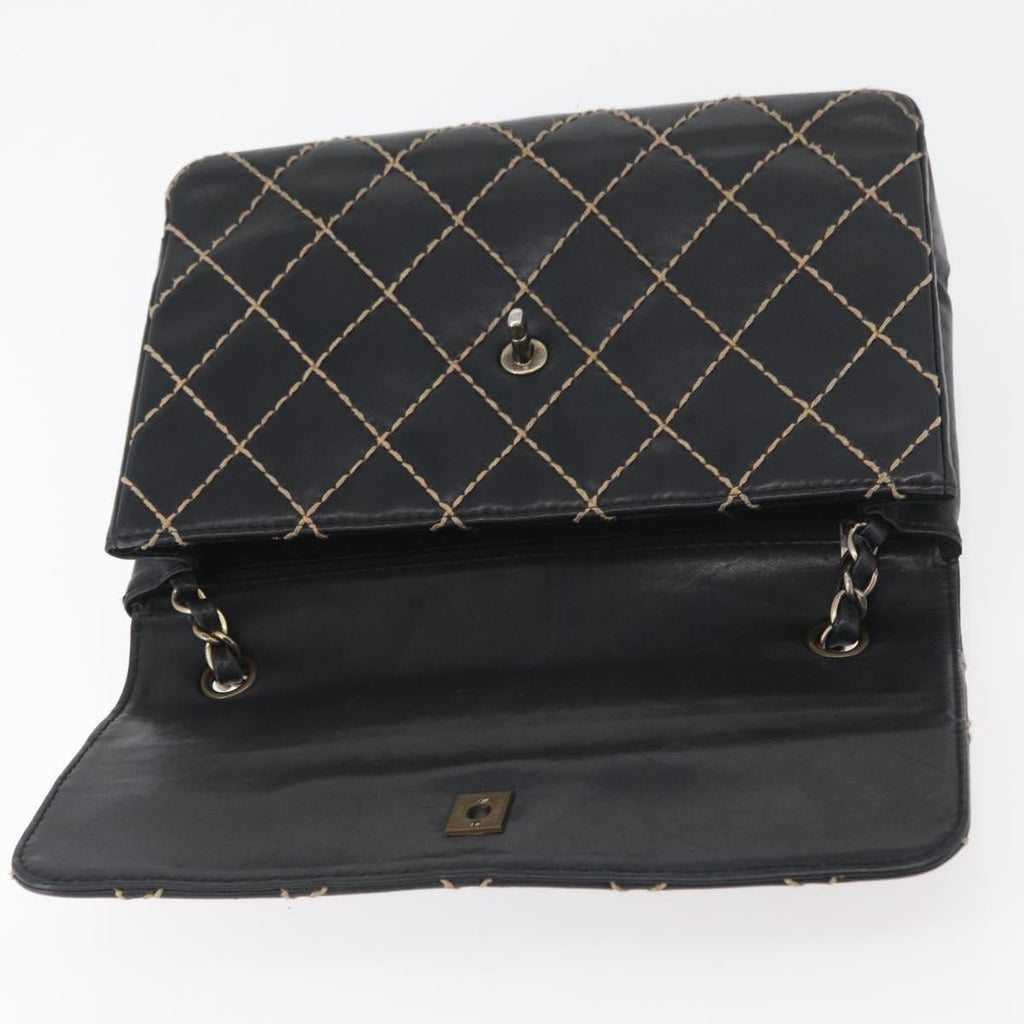 Chanel Chanel Matelassé Cuir Noir Black Leather Black Leather Handbag