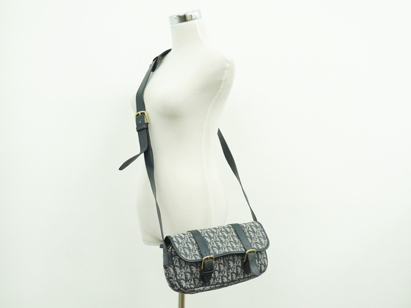 Christian Dior Trotter Shoulder Bag Canvas Gray Canvas Shoulder Bag Bag (Pre-Owned)