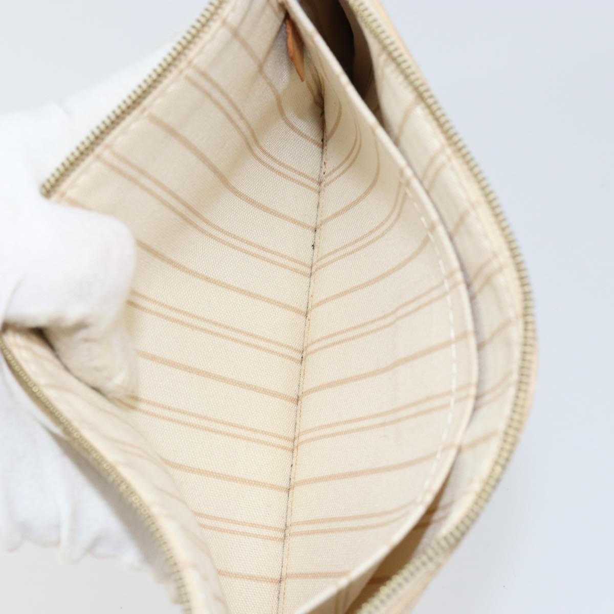 Louis Vuitton Neverfull Pochette Damier White Canvas Clutche & Pouche Bag