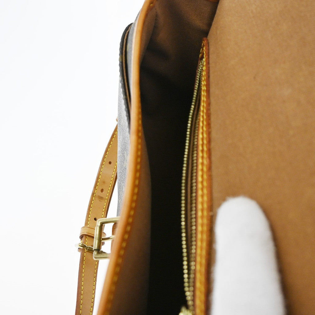 Louis Vuitton Sologne Handbag Monogram Canvas Brown Canvas Shoulder Bag