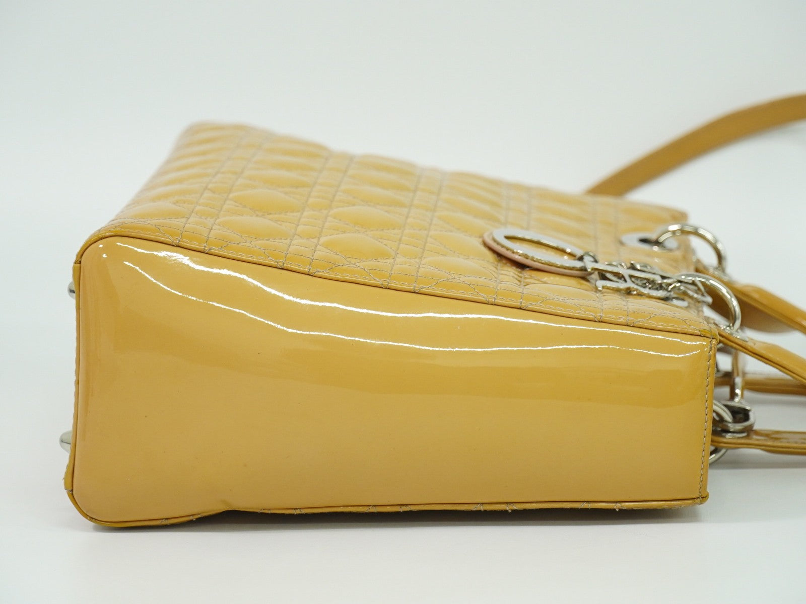 Christian Dior Vintage Lady Dior Bag Cannage Quilt Patent Beige Patent_Leather Handbag (Pre-Owned)