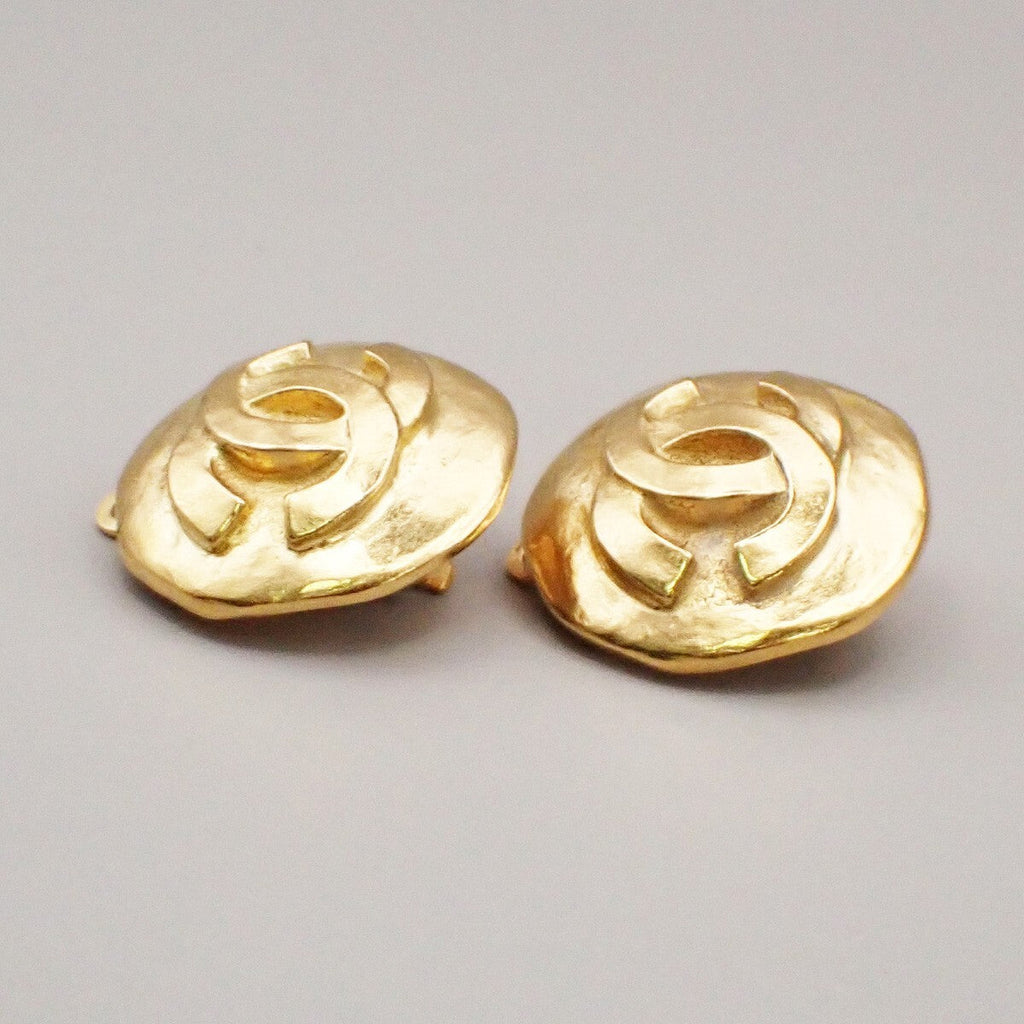 Chanel Vintage Cc Round Clip-On Earrings Metal Gold Gold_Plated Earrings Jewelry