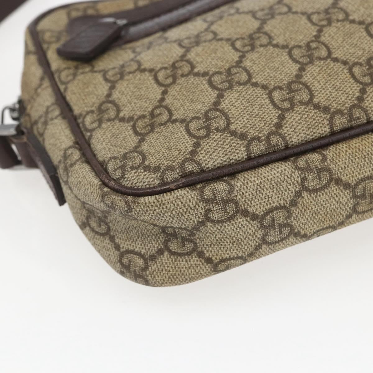 Gucci Wristlet Clutch Gg Coated Canvas Beige Canvas Clutche & Pouche Bag (Pre-Owned)