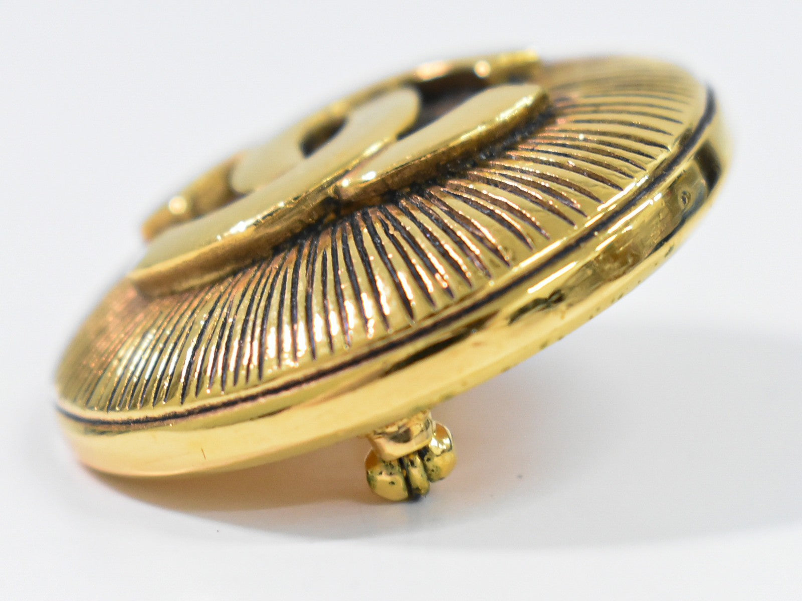 Chanel Cc Brooch Metal Gold Gold_Plated Brooch Jewelry