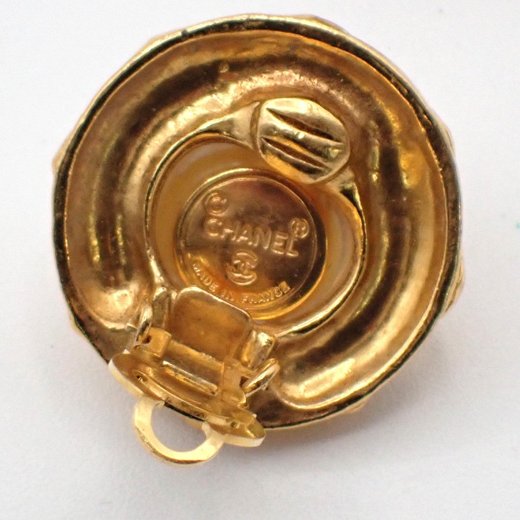 Chanel Vintage Round Clip-On Earrings Metal With Faux Pearl Gold Gold_Plated Earrings Jewelry