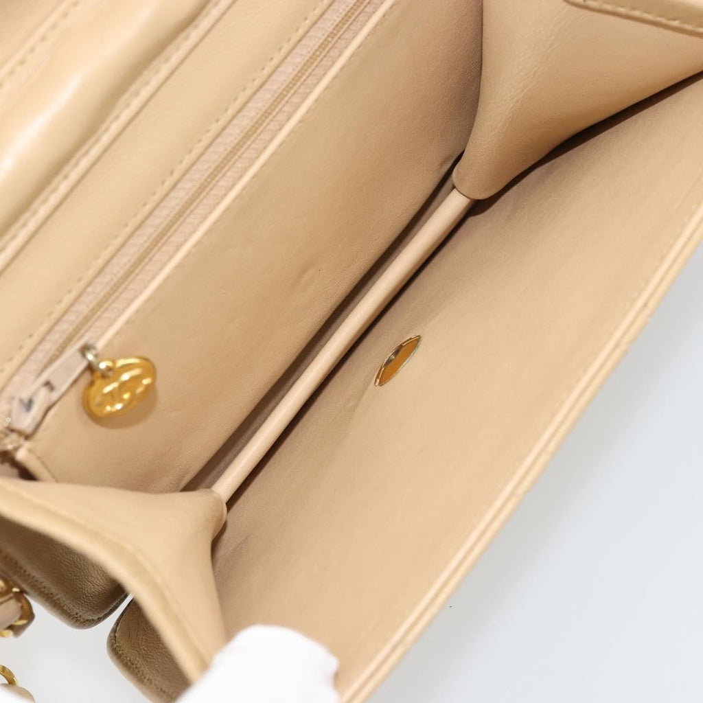 Chanel Vintage Clutch With Chain Quilted Leather Beige Leather Shoulder Bag Bag