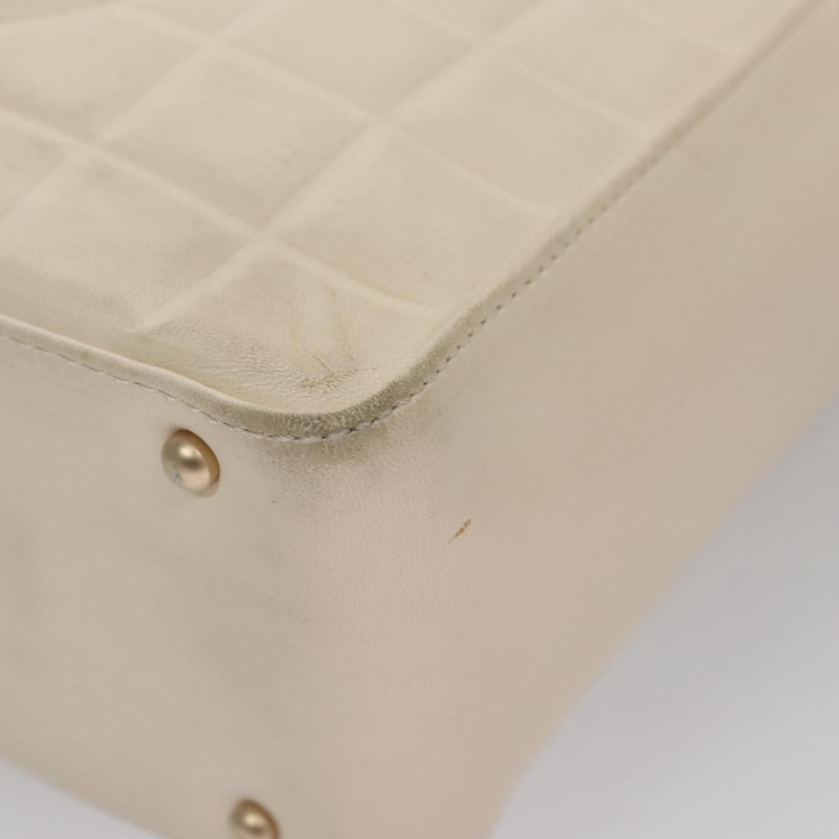 Chanel Chocolate Bar Cc Shoulder Bag Quilted Leather White Leather Shoulder Bag Bag