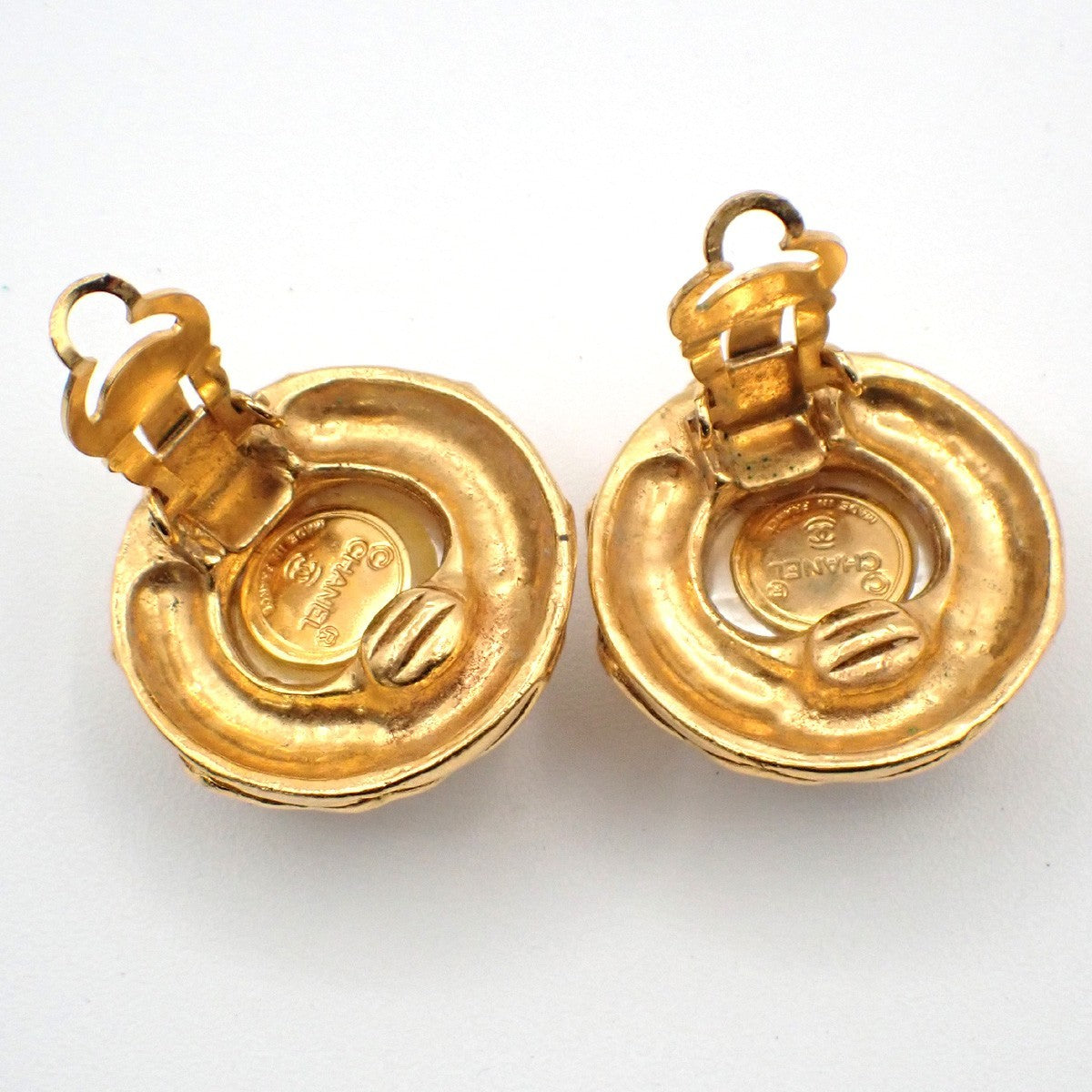 Chanel Vintage Round Clip-On Earrings Metal With Faux Pearl Gold Gold_Plated Earrings Jewelry