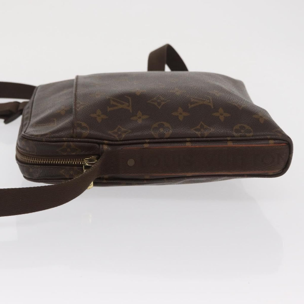 Louis Vuitton Trotteur Beaubourg Handbag Monogram Canvas Brown Canvas Shoulder Bag