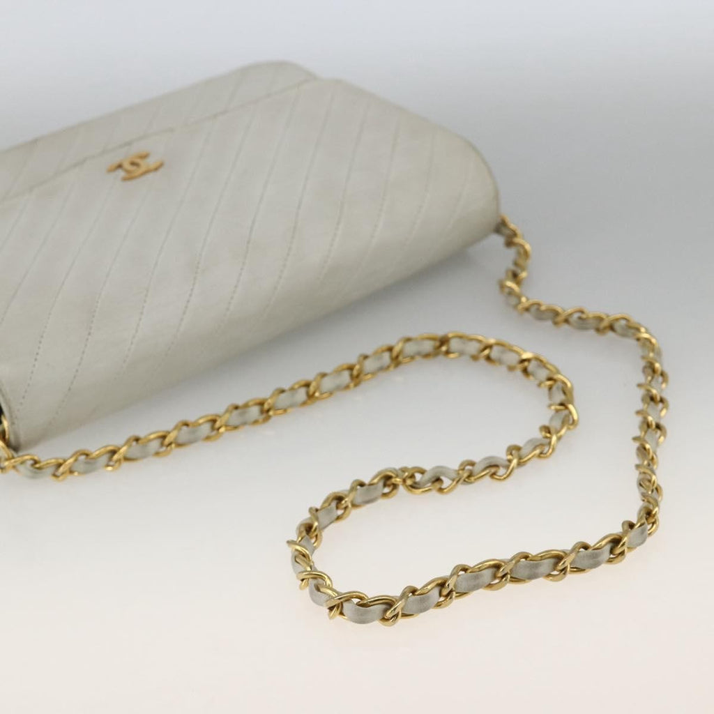 Chanel Matelasse Chain Shoulder Bag Leather White Leather Shoulder Bag Bag