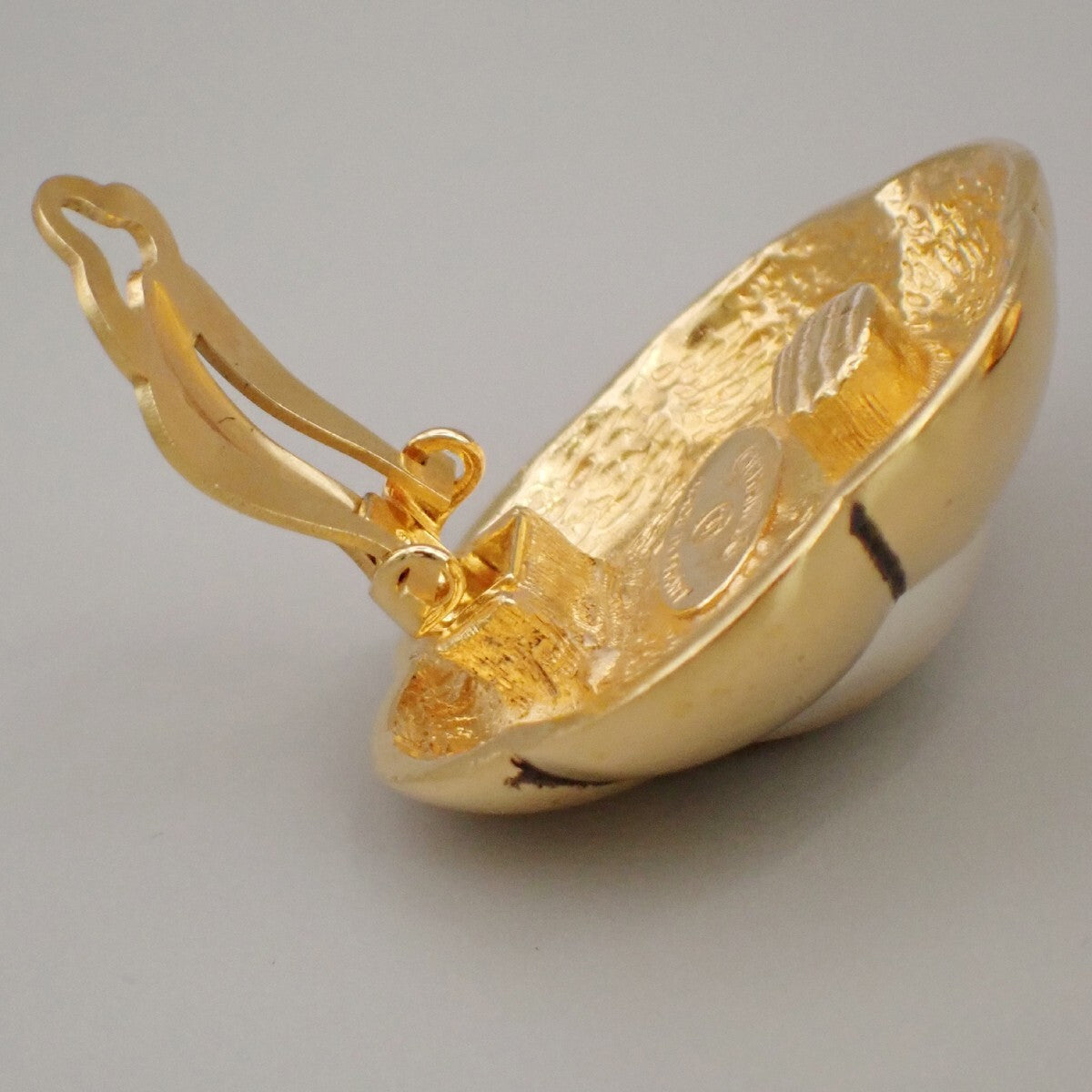 Chanel Vintage Cc Flower Clip-On Earrings Imitation Pearls In Gold Plated Gold Gold_Plated Earrings Jewelry