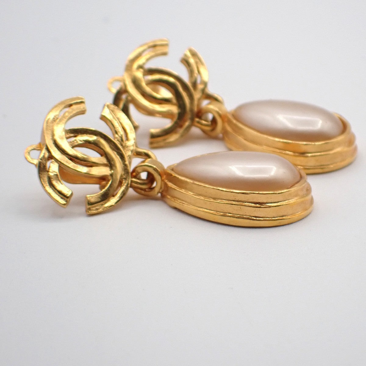 Chanel Cc Teardrop Earrings Metal With Faux Pearl Gold Gold_Plated Earrings Jewelry