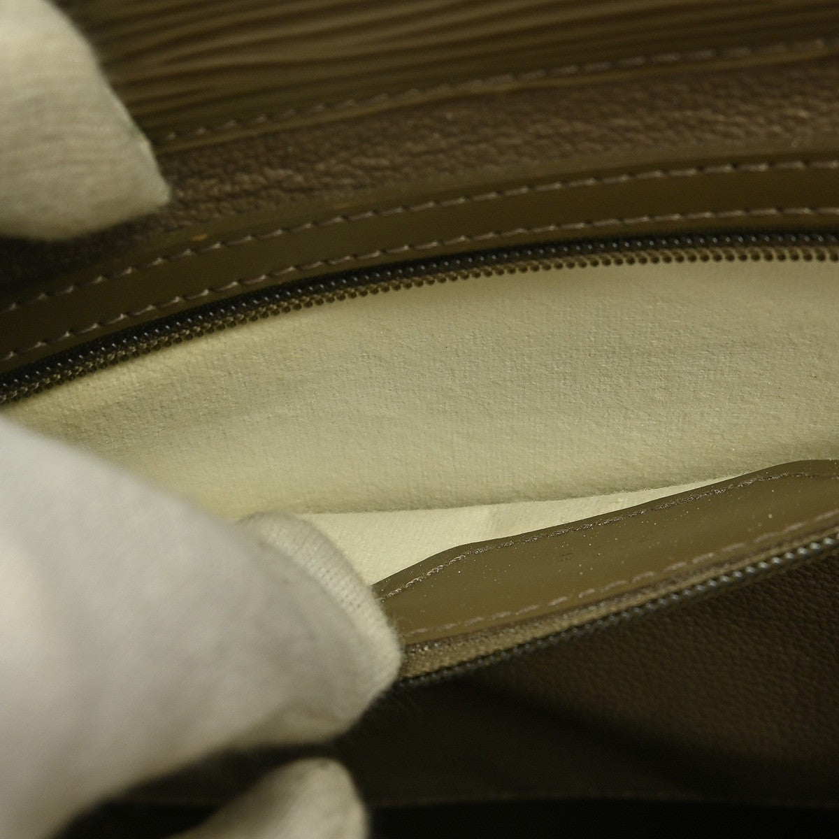 Louis Vuitton Sac Plat Bag Epi Leather Gray Leather Handbag