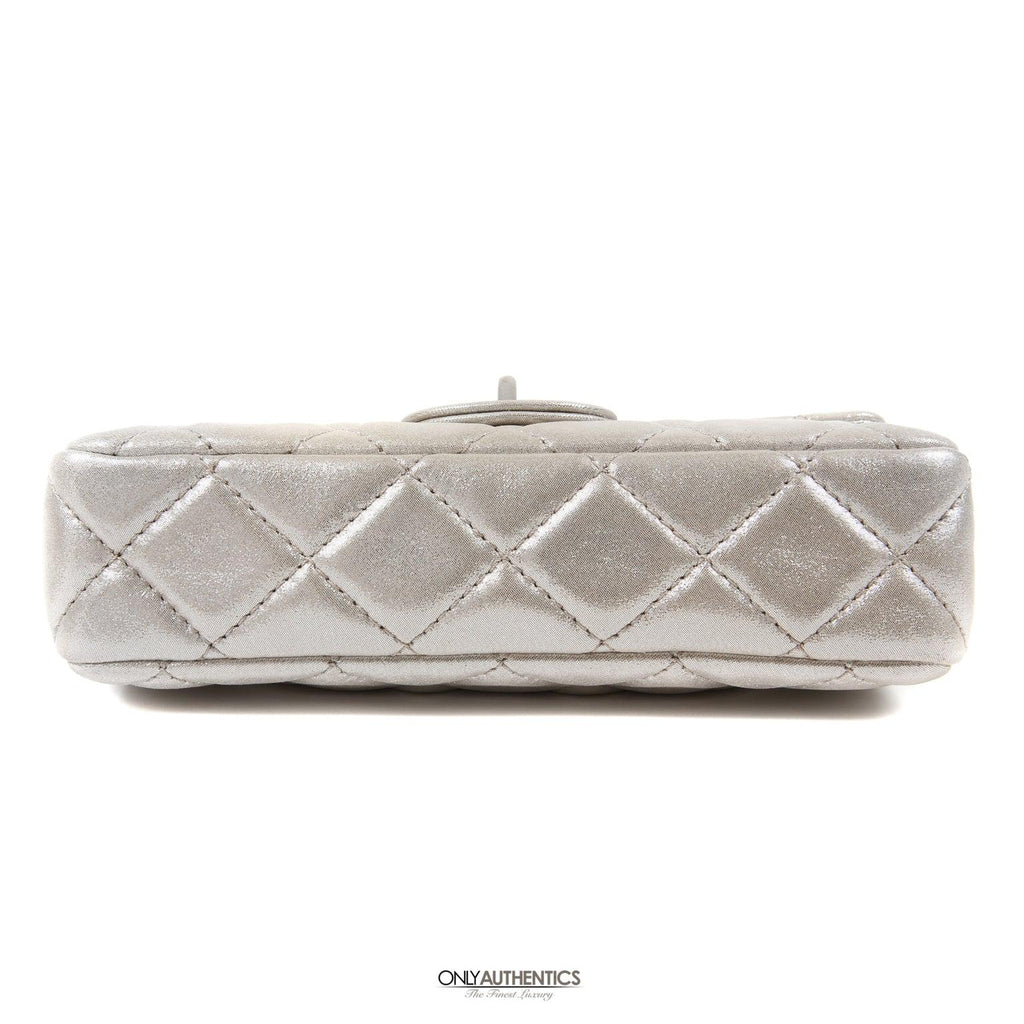 Chanel SiLouis Vuittoner Gold Leather Roll Handle Reissue Clutch