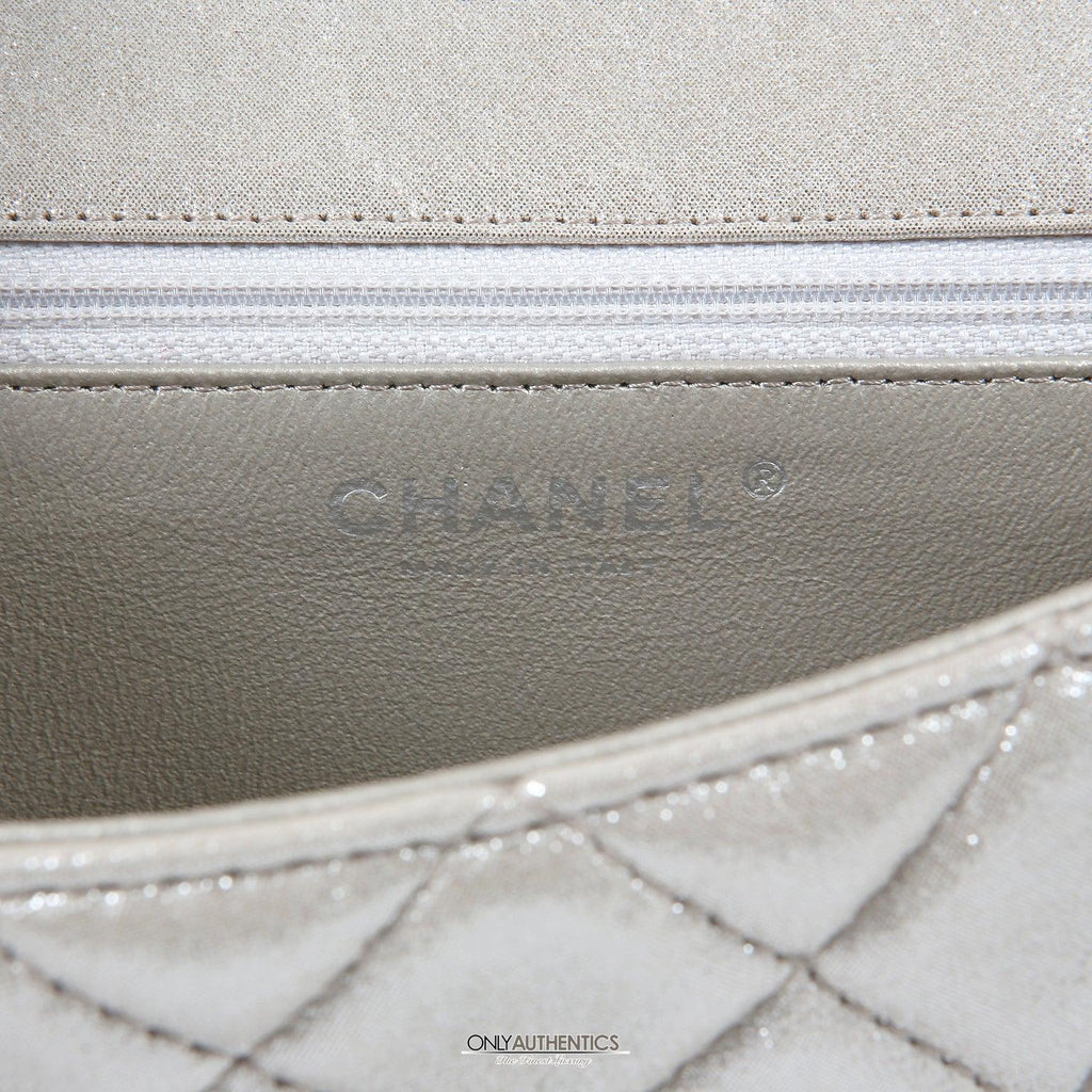 Chanel SiLouis Vuittoner Gold Leather Roll Handle Reissue Clutch