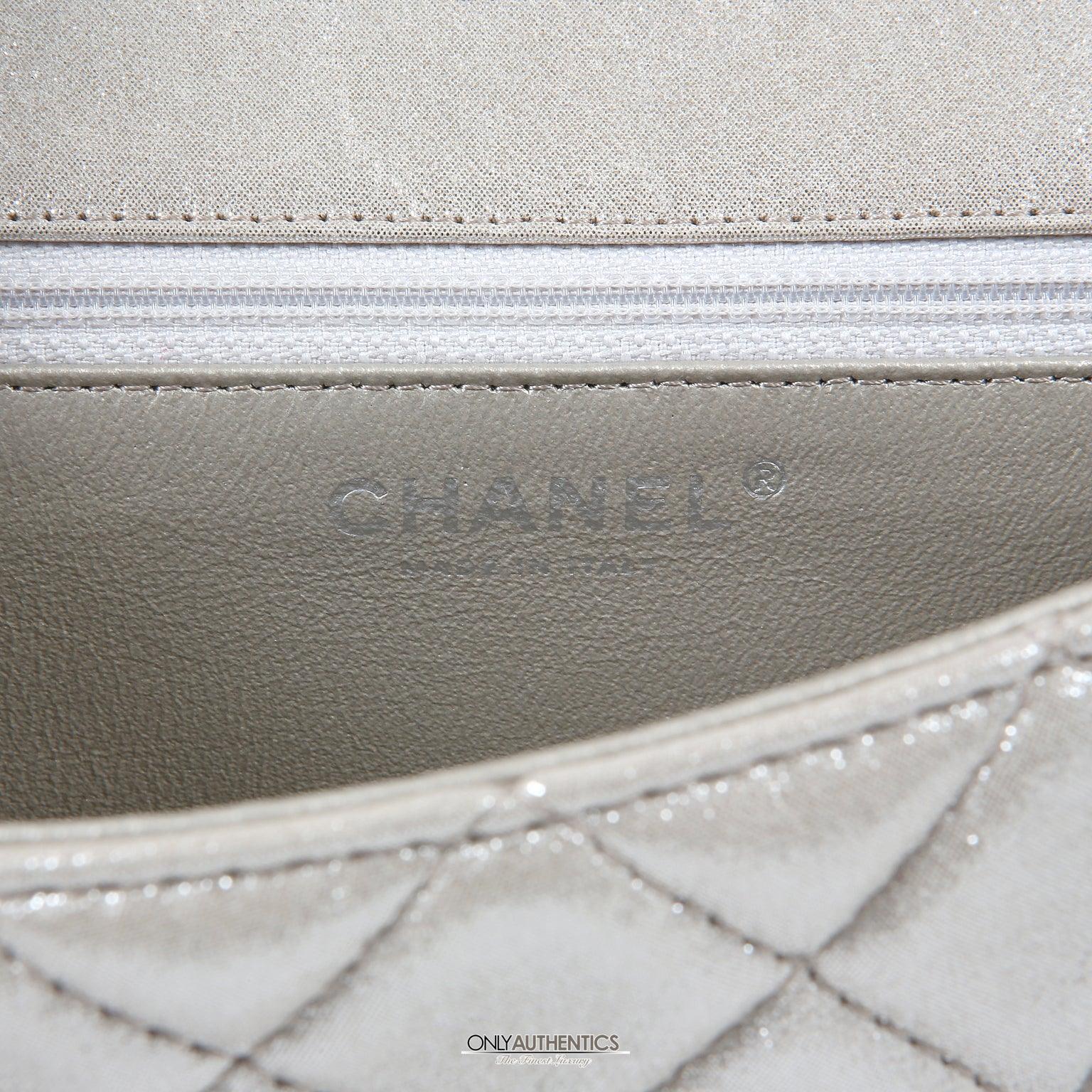 Chanel SiLouis Vuittoner Gold Leather Roll Handle Reissue Clutch