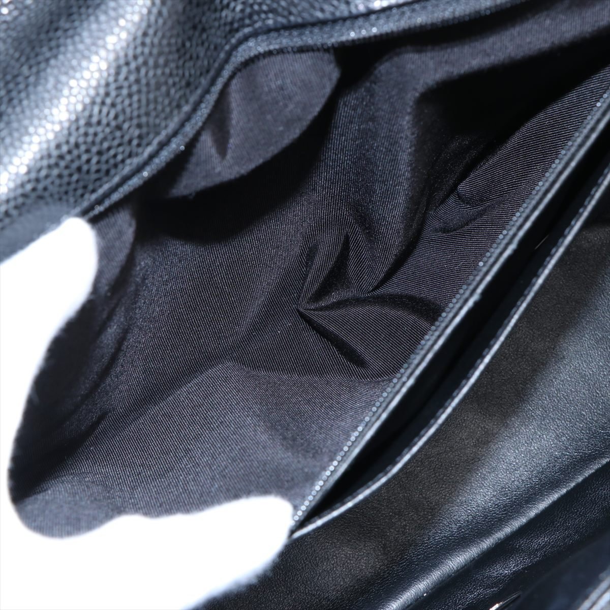 Maxi Classic Single Flap in Black Quilted Caviar Leather SiLouis Vuittoner Hardware