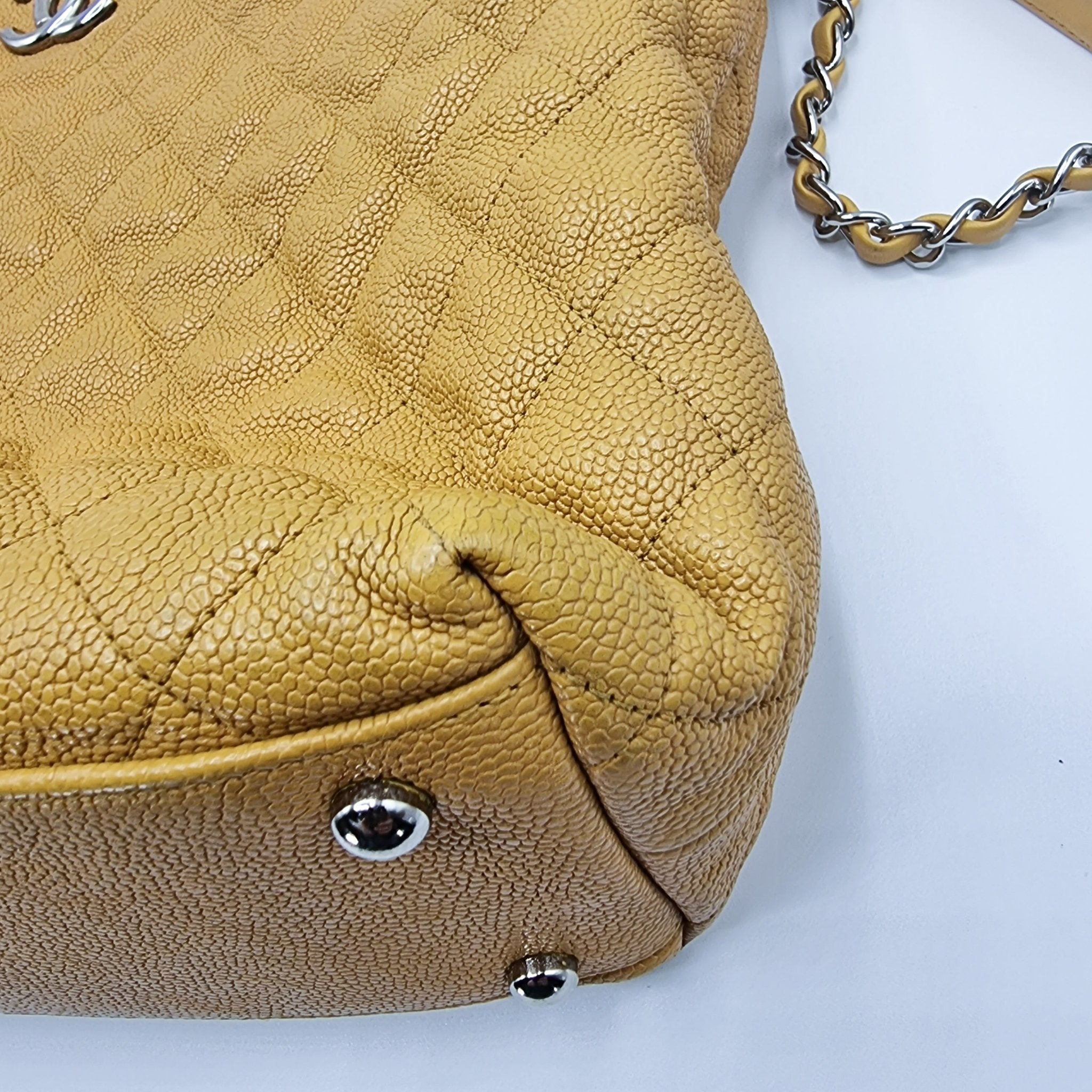 Shoulder Bag Yellow Caviar Leather