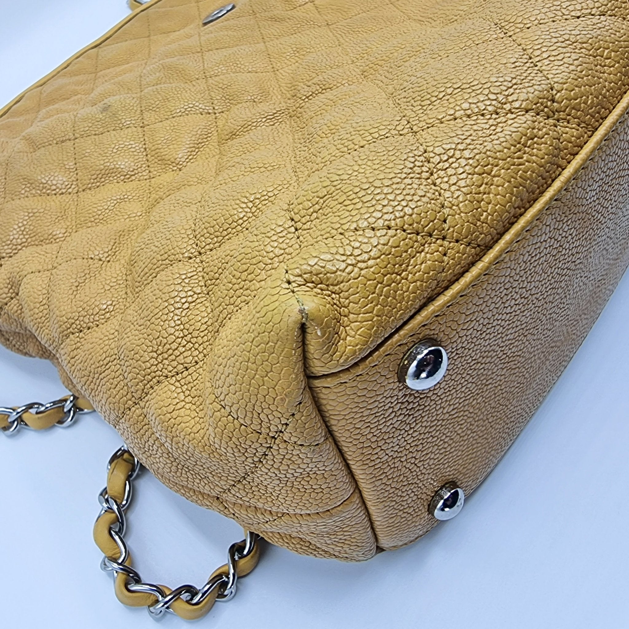 Shoulder Bag Yellow Caviar Leather
