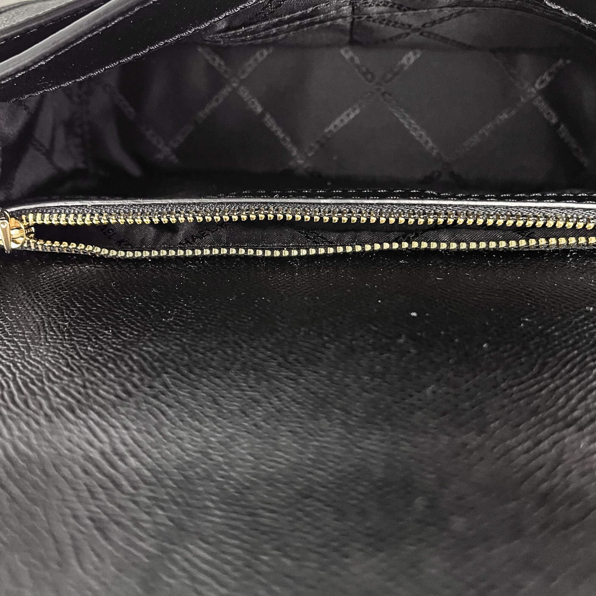 Jet Set Full Flap Chain L Crossbody
