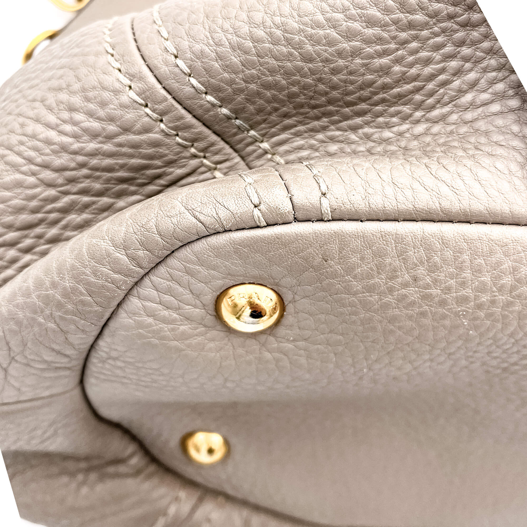 Vitello Daino Shoulder Bag Argilla