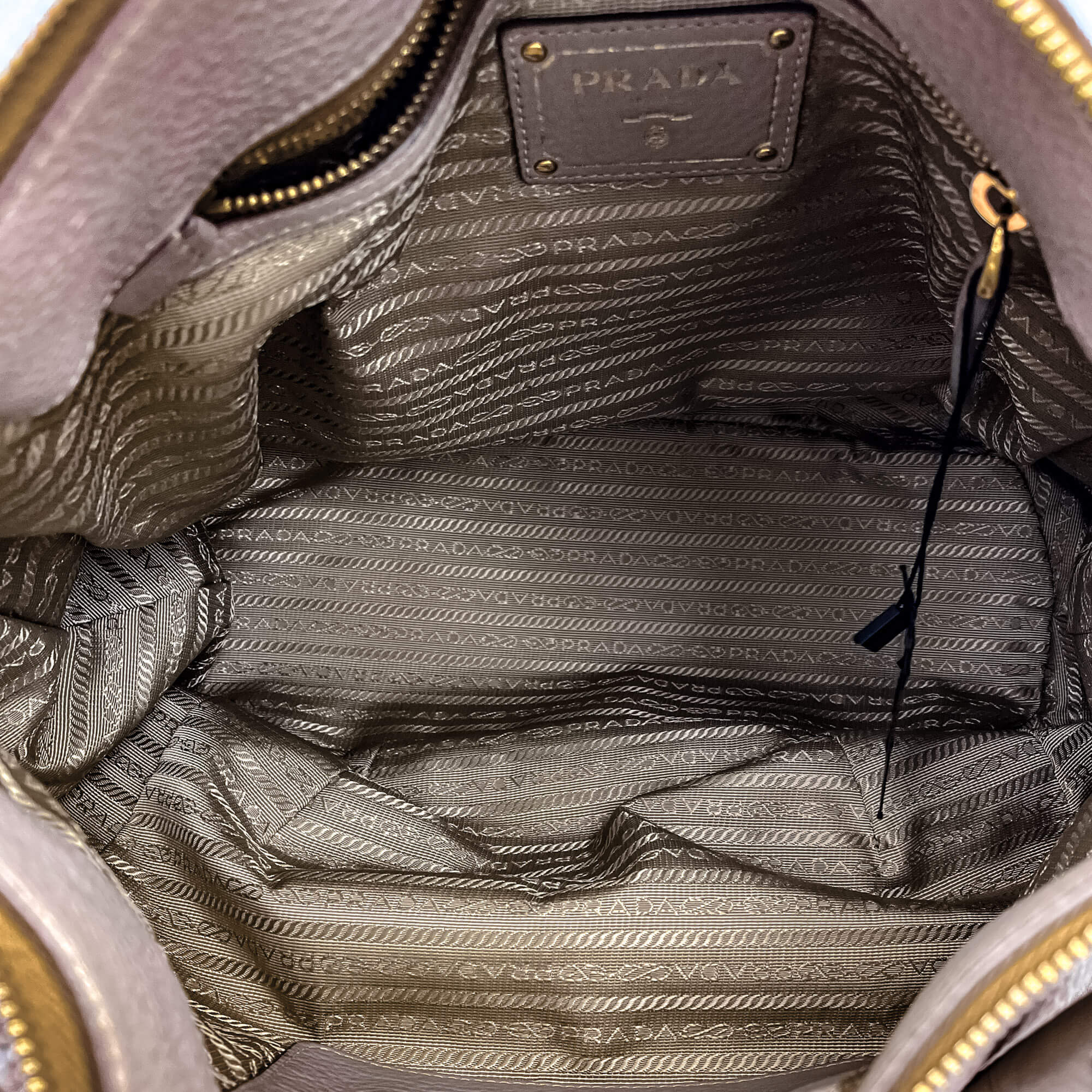 Vitello Daino Shoulder Bag Argilla