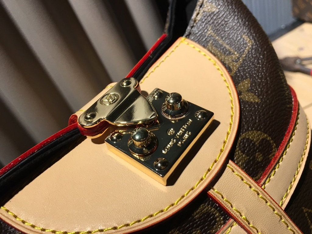 Elite Carryalls