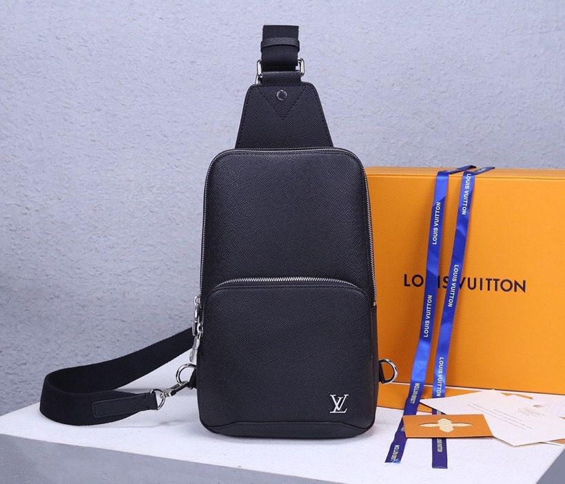 Louis Vuitton Avenue Sling Bag Taiga Black For Men, Bags, Messenger And Crossbody Bags 12.2in/31cm Louis Vuitton M30443