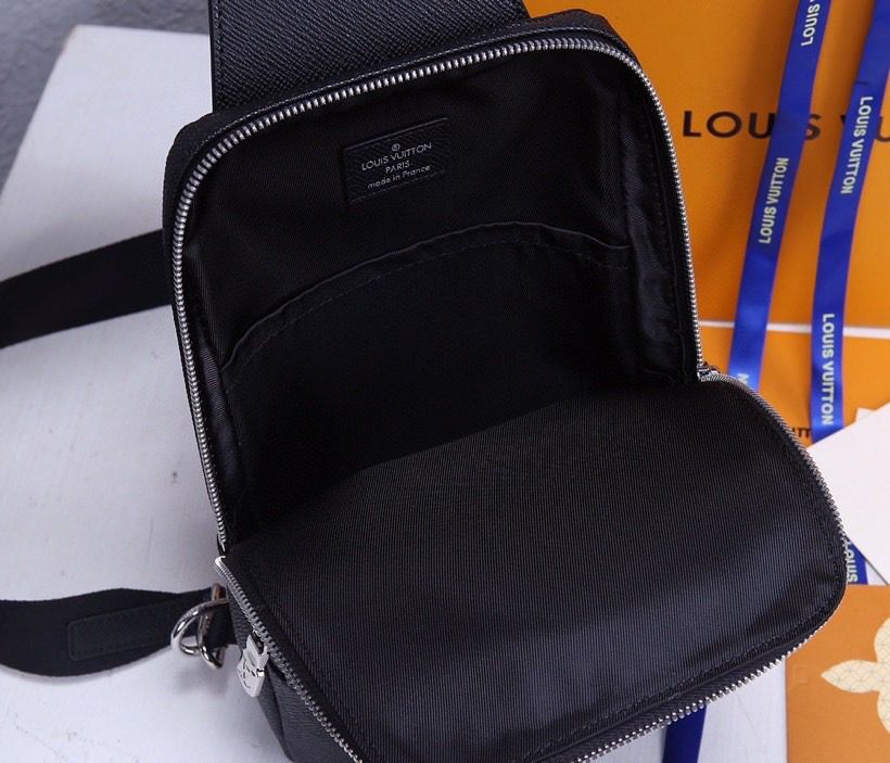 Louis Vuitton Avenue Sling Bag Taiga Black For Men, Bags, Messenger And Crossbody Bags 12.2in/31cm Louis Vuitton M30443