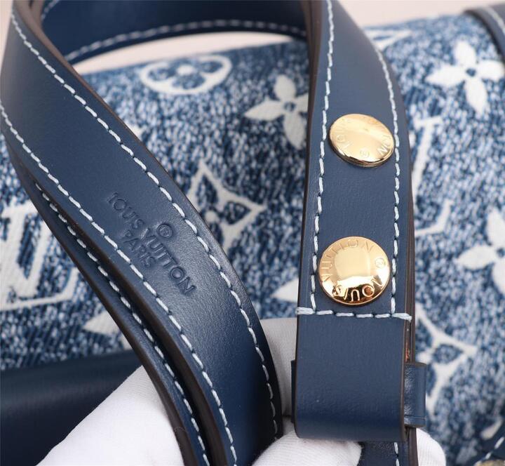 Louis Vuitton Dauphine MM Denim Jacquard Monogram Pattern Navy Blue For Women,  Shoulder And Crossbody Bags 9.8in/25cm Louis Vuitton M59631