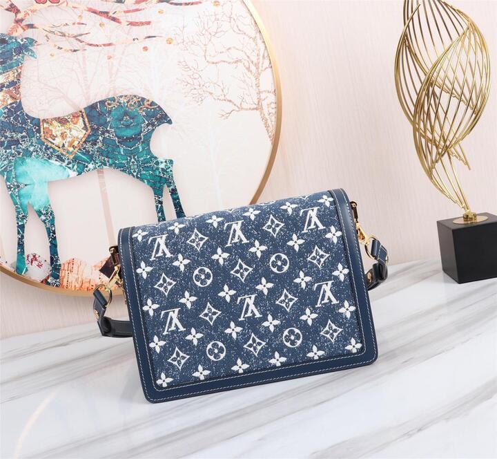 Louis Vuitton Dauphine MM Denim Jacquard Monogram Pattern Navy Blue For Women,  Shoulder And Crossbody Bags 9.8in/25cm Louis Vuitton M59631