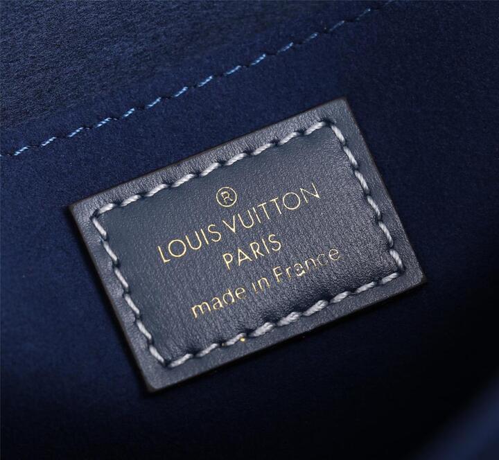 Louis Vuitton Dauphine MM Denim Jacquard Monogram Pattern Navy Blue For Women,  Shoulder And Crossbody Bags 9.8in/25cm Louis Vuitton M59631